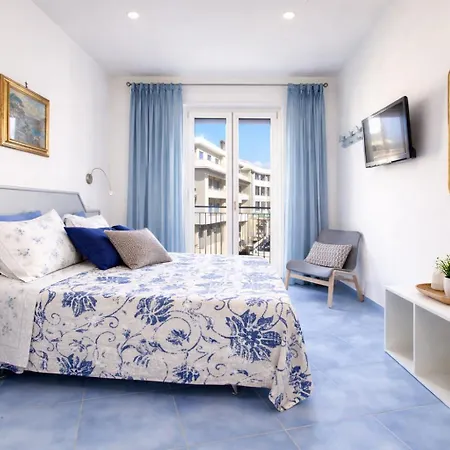 Cafiero Azure Flat شقة سورينتو