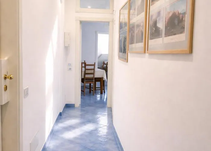 Cafiero Azure Flat شقة