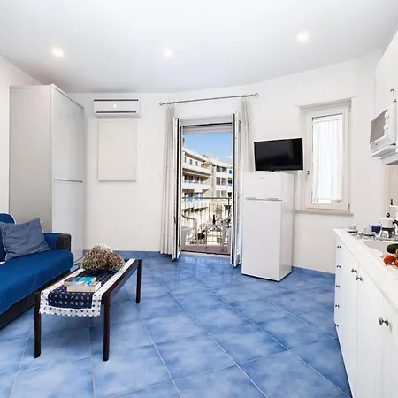 Cafiero Azure Flat Апартаменти